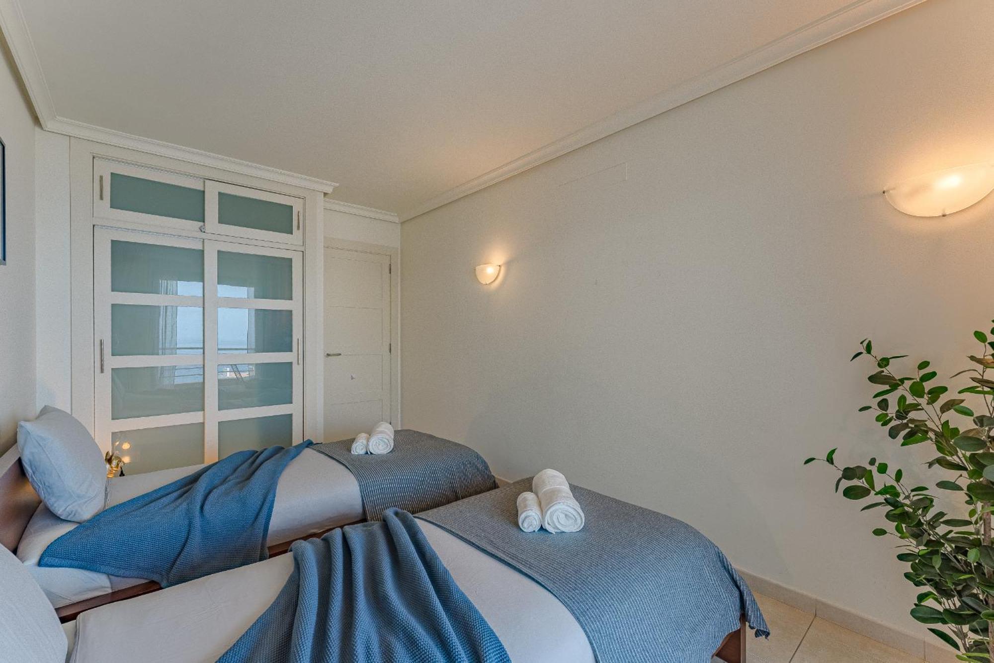 Hermitage Homes Blg Пуэрто-де-Сантьяго Экстерьер фото